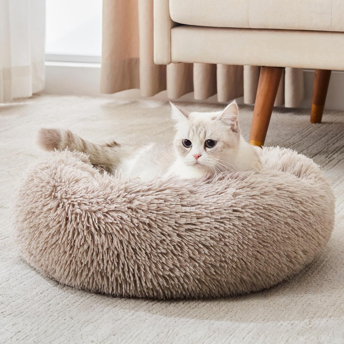 Calming Donut Pet Bed for Dogs & Cats - Soft Faux Fur Round Cuddler Bed with Non-Slip Base, 20"–30"